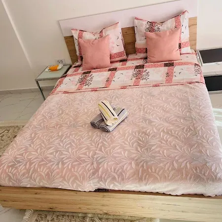 Apartment Semila 1 *